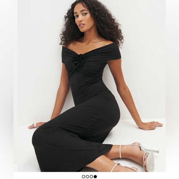 Reformation Fiorello Rosette Off The Shoulder Maxi Dress Medium NEW - Picture 3 of 10